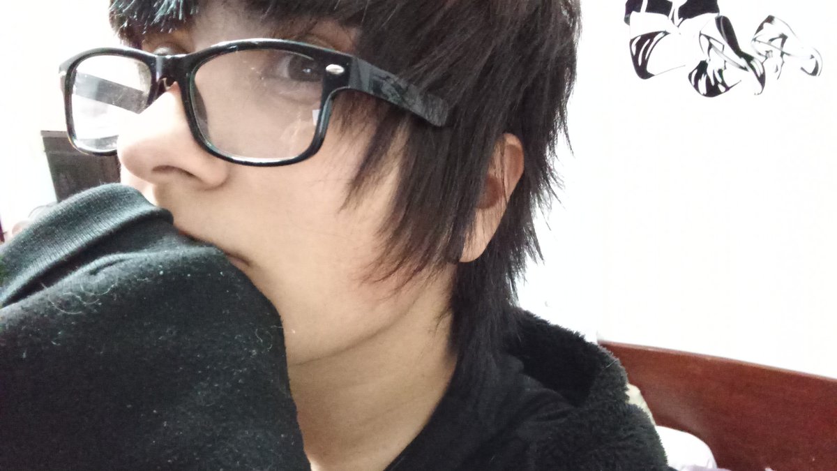 insklin4's tweet photo. So... do I have cis passing or not? 

#transtwt https://t.co/akTSFJXt6y