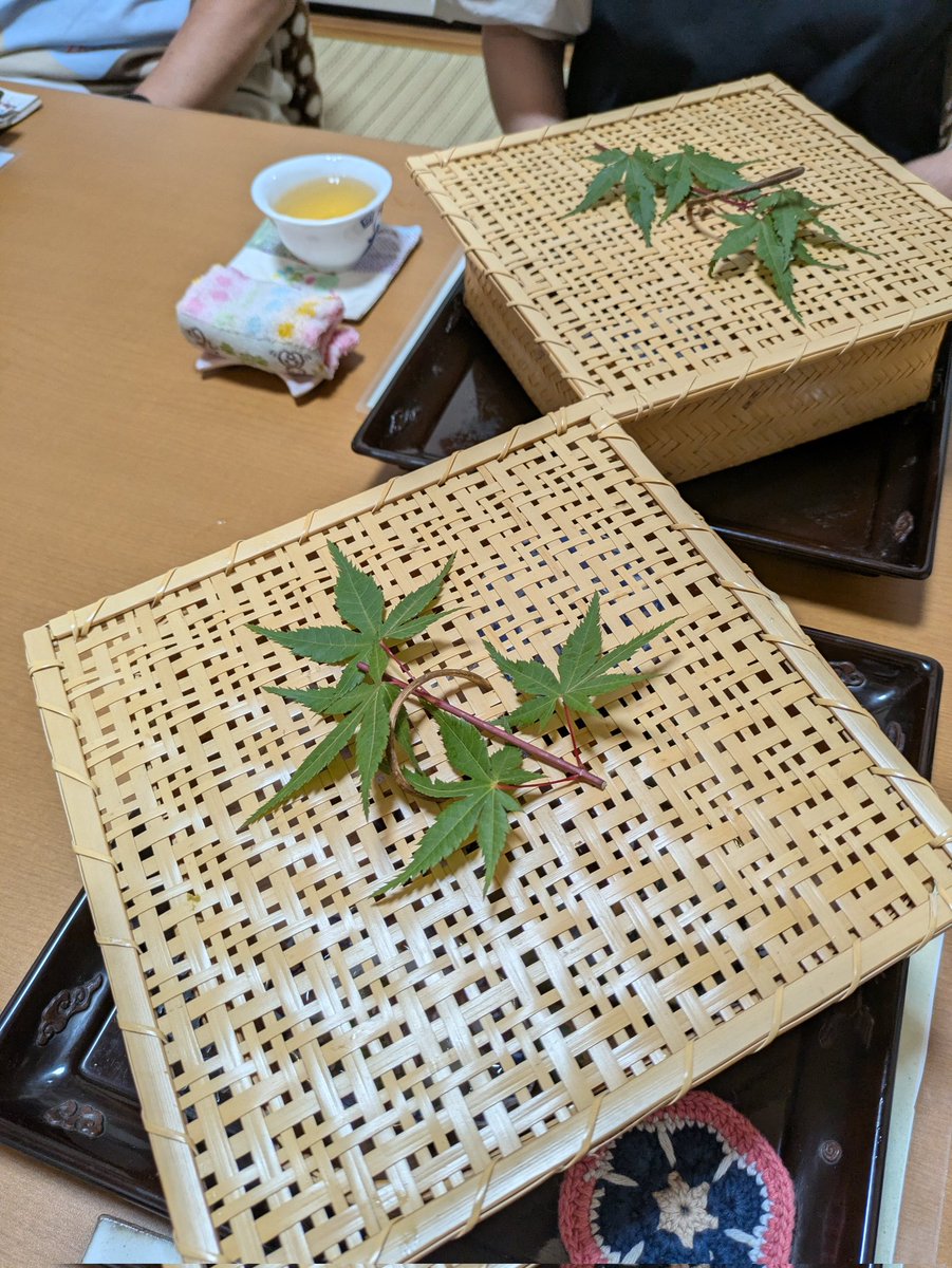 taptim3103's tweet photo. 大雨の中、友人に連れて行ってもらった隠れ家ごはん屋さんが凄すぎた。
予約は昼と夜それぞれ一組だけ。
帰り際、雨上がりの夜空に花火が上がっていたのも趣深い🎆
#月のしずく https://t.co/m9VZ8HDsYh