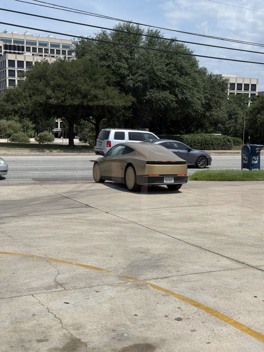 NickGibbsIAG's tweet photo. A Client of Mine Shared with me these Images of @Tesla Cyber Cabs.

More interesting is that he lives in Dallas. 

He said they saw 10 Cyber Cabs in about 20 minutes..

More To come on Tuesday? https://t.co/15cZ5P7O4k