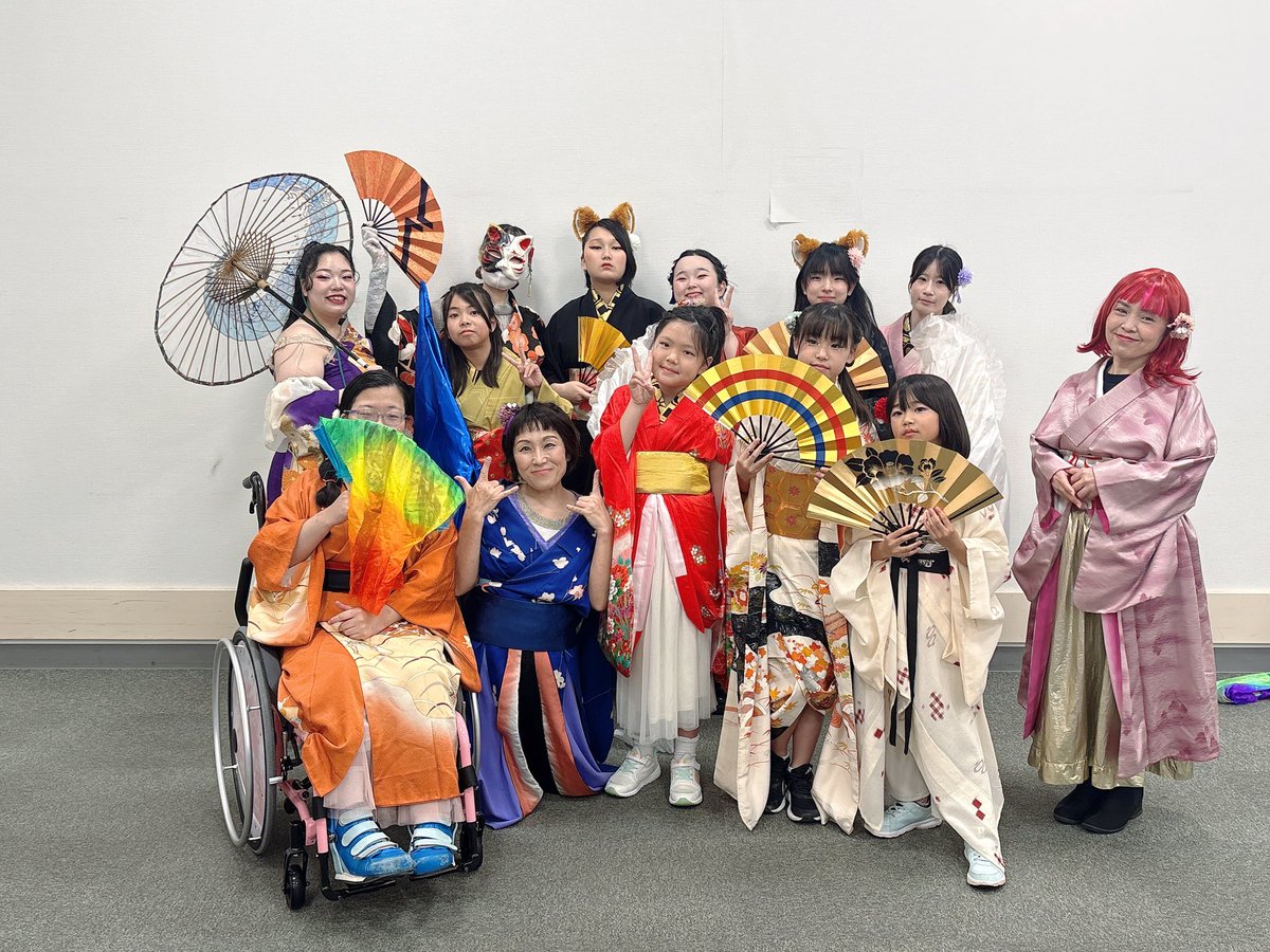 musubi_uguisu's tweet photo. 手話ダンス甲子園九州大会&amp;ARTFUNKFUKUOKA
ご来場、ご観覧ありがとうございました🙏
⁡
結びの鶯テーマソングでは
観てくれている皆様が踊ってくれて
会場が1つになった様でとても感動しました

改めてありがとうございます😊
⁡
 #結びの鶯 
@Noa_Jugons @wahuku_me_ https://t.co/bgP5JiZ7eJ