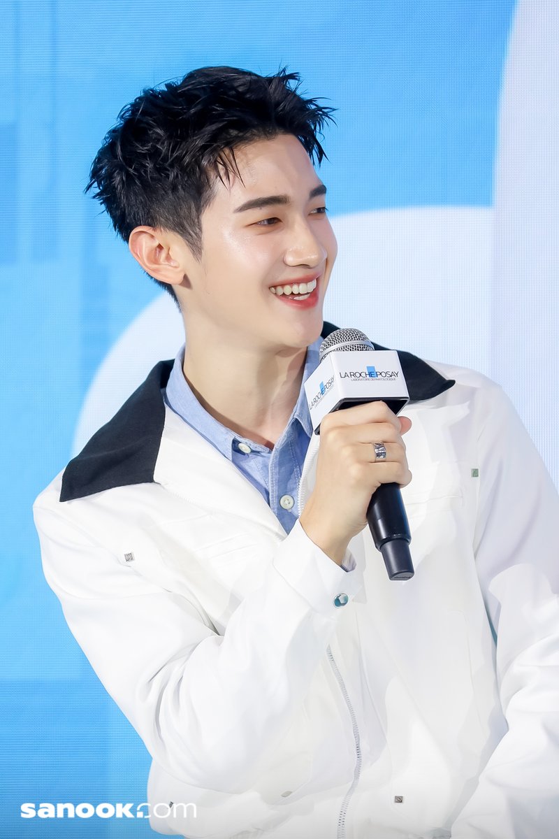 Sanook's tweet photo. แอลม่อน-โปรเกรส ร่วมเปิดตัว Effaclar Supramolecular Oil & Pores Correct นวัตกรรมใหม่จาก La Roche-Posay

ภาพทั้งหมด📸https://t.co/oFmQeuzZaj
🔗https://t.co/6Frrt8skI0
🔗https://t.co/T6YG3bYdSu

#EffaclarXAlmondProgress 
#Almondbabybigboy
#ProgressPassawish
#LaRochePosayTH 
#Sanook