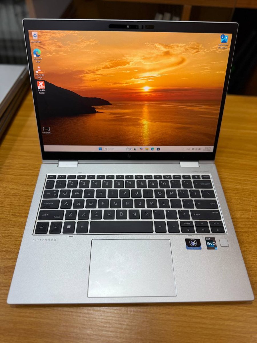 VarggTech's tweet photo. HP Elitebook 830 G9 X360
Touchscreen &amp; convertible to tablet
Intel Core i7-1255U
16gb ram
512gb SSD
12th generation 
Backlit Keyboard
13" 1920x1200 WUXGA Display 
Face ID &amp; Fingerprint 

880k

Pls RT 🙏🏾⚡ https://t.co/OD8qUoINmA