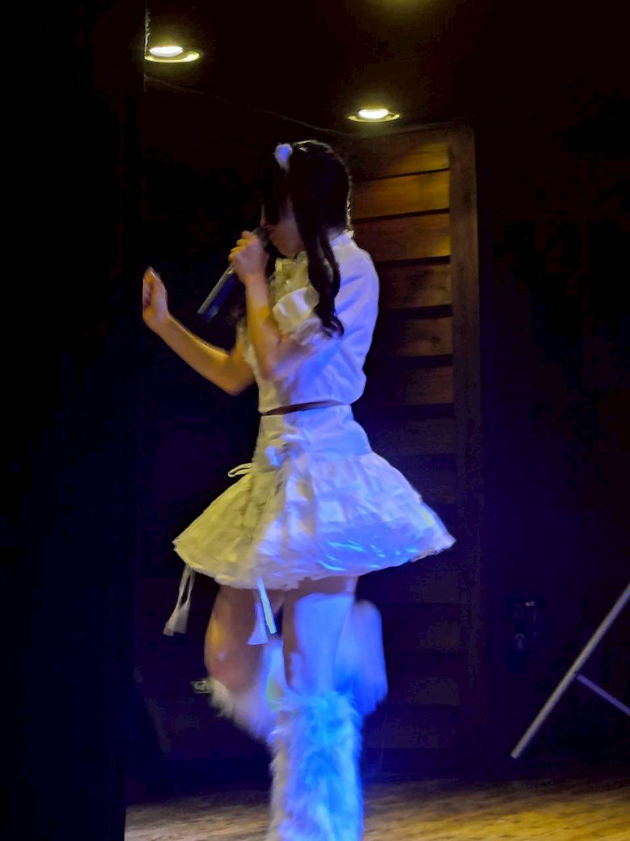 reiwakakimusume's tweet photo. 先日の山陽ふれあい公園とブルーブルースにお越しくださったみなさまありがとうございました😊

出演の皆様、スタッフの皆様ありがとうございました

結果的にどちらもソロライブになってしまいましたが皆様の温かい応援嬉しかったです😭

次はいよいよ萩田葵咲生誕😉

よろしくお願いします👍 https://t.co/clBsrvFnGc
