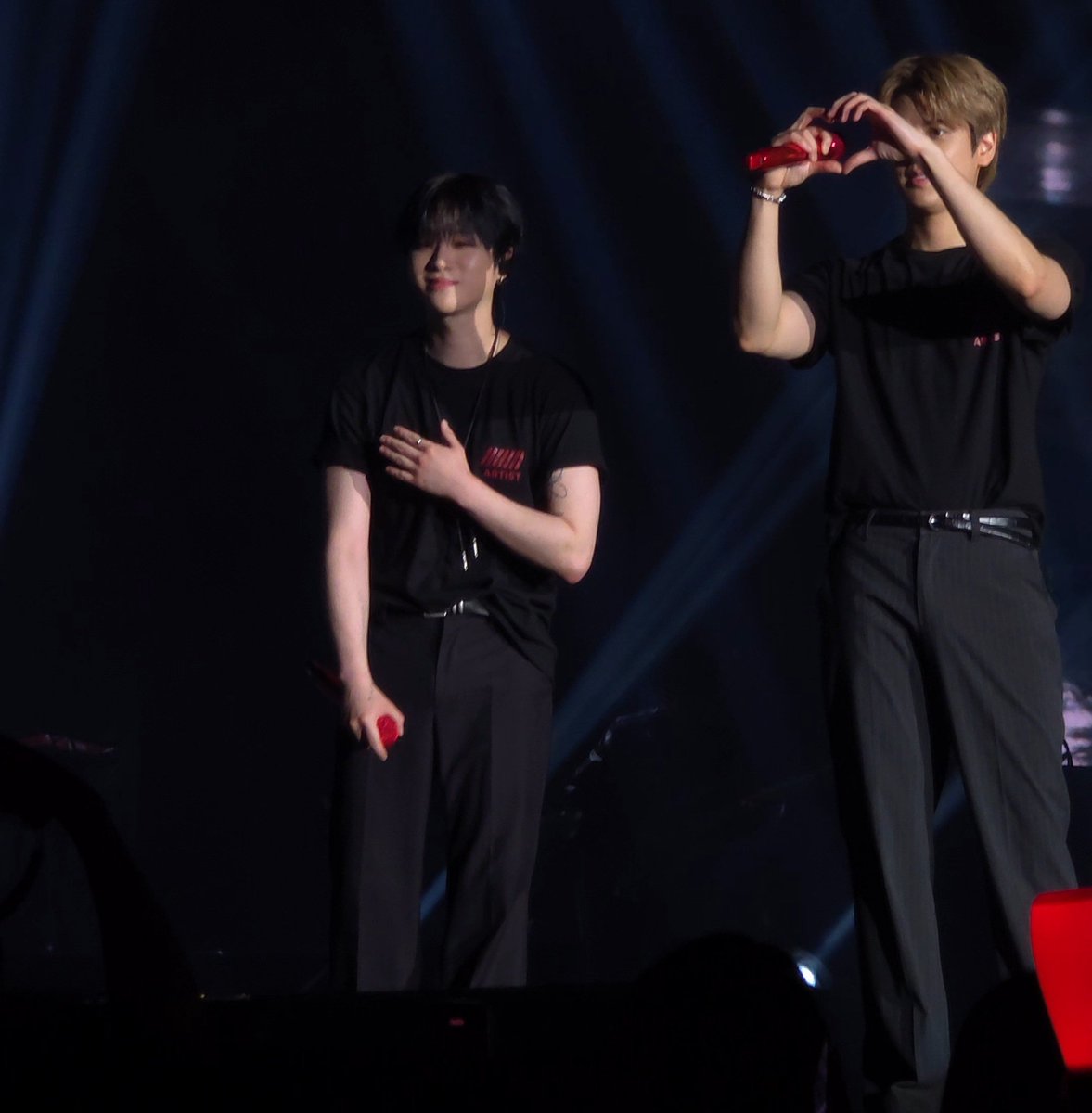 dtorjaina's tweet photo. พี่โตกับน้องเล็ก เค้าน่ารักมากเลยนะ ❤️

#iKON_FOUREVER_TOUR_BKK
#iKON_FOUREVER_TOUR
#iKON #아이콘
#CHANWOO #CHAN #정찬우 #찬우 #チャヌ #JAY #JINHWAN #김진환 #진환 #ジナン https://t.co/JhhdNzvtuh