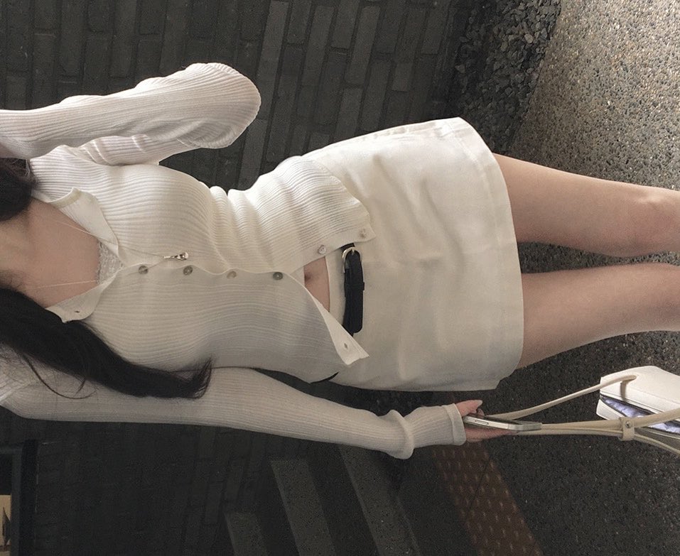 uzadew's tweet photo. #광고 #RT이벤트

#rt 추첨 5분께 지그재그 3만 포인트를 드려요✨

꾸안꾸 여리여리무드 장바구니 타래 ₊˚. 
체형보완되는 군살삭제템 모음 https://t.co/Mq0wpIEVXJ