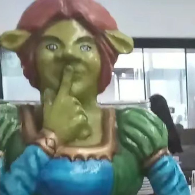 PapudaMReal's tweet photo. @whoisjupa Tadinhas dessas crianças veyr... n tinha ídolo melhor n????.... https://t.co/hen8nzCp18