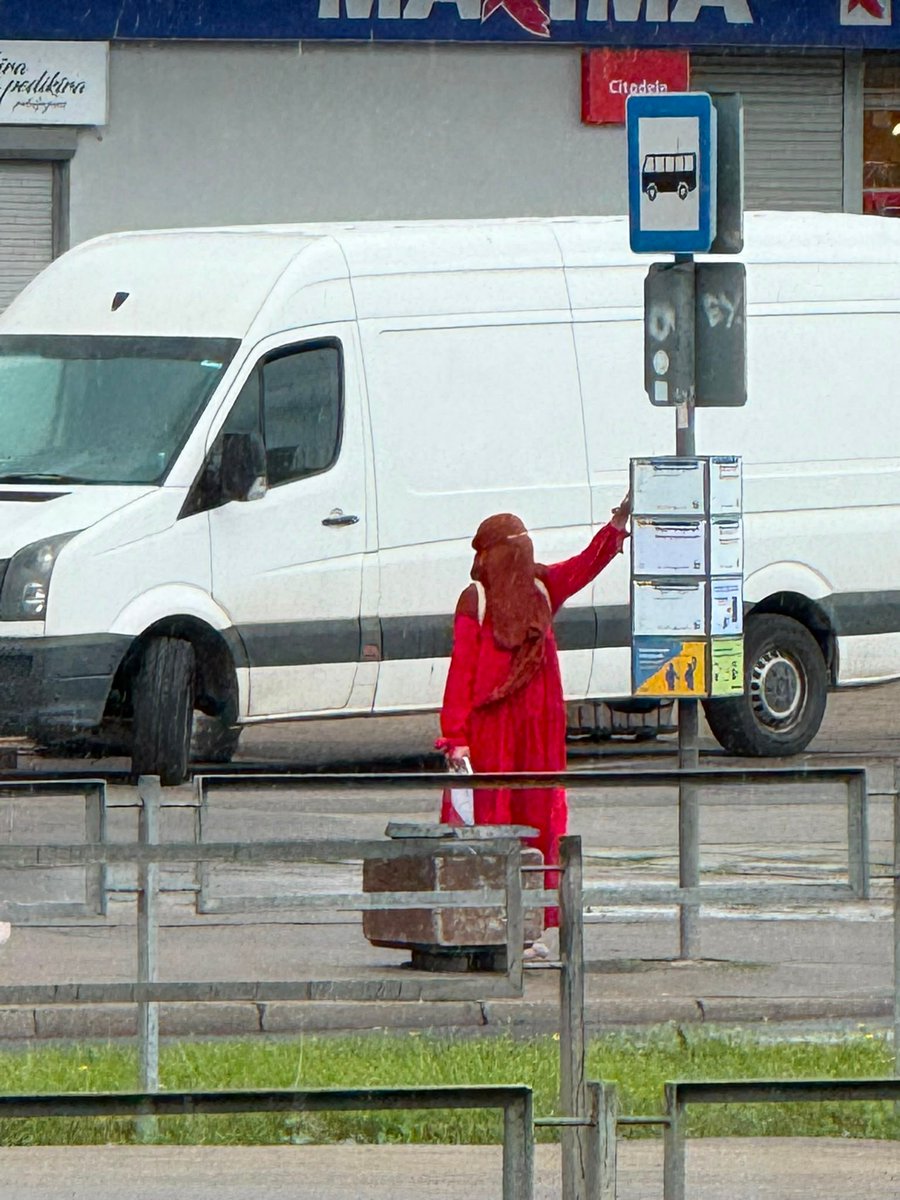 liana_langa's tweet photo. Pļavnieki šodien. 
Kāpēc nav pienemts aizliegums Latvijā nēsāt hidžabus un burkas, kas ļauj slēpt seju?  
Tāpat drošības apsvērumu dēļ seju nedrīkstētu aizklāt BOLT kurjeri. 
Manuprāt, tas jāaizliedz pēc iespējas ātrāk - Francijā un šur tur citur jau aizliegts!   @ArtursButans @janisdombrava  @EdvardsSmiltens  @AndrisKulbergs