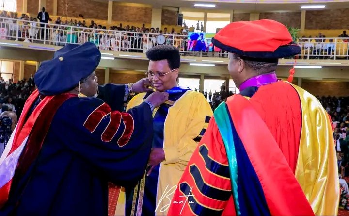 JClaudeNshimir's tweet photo. Ce dimanche 5/7/2026, Dr Révérend Pasteur Denise Nkurunziza a été honorée d'un doctorat honorifique décerné par l'Université IN HIS NAME BIBLE COLLEGE. Les cérémonies ont été rehaussées par la présence de S.E la Première Dame du #Burundi, @Burundi1stLady.
@UN_Burundi 
@ONUFemmes https://t.co/9dshtCNAQ4