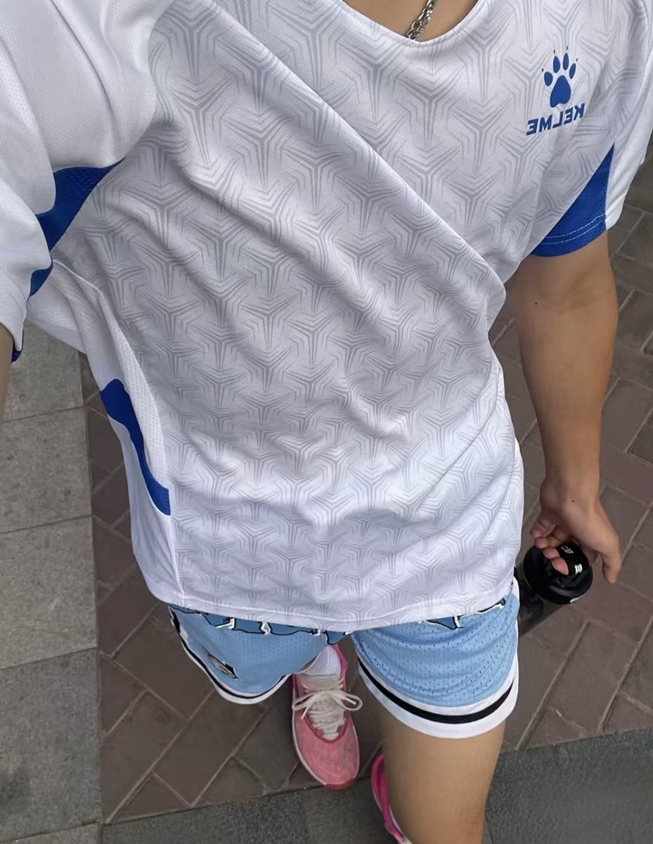 funboy2778's tweet photo. 高中ootd #top #gay #四川 https://t.co/5wbls6KN2v