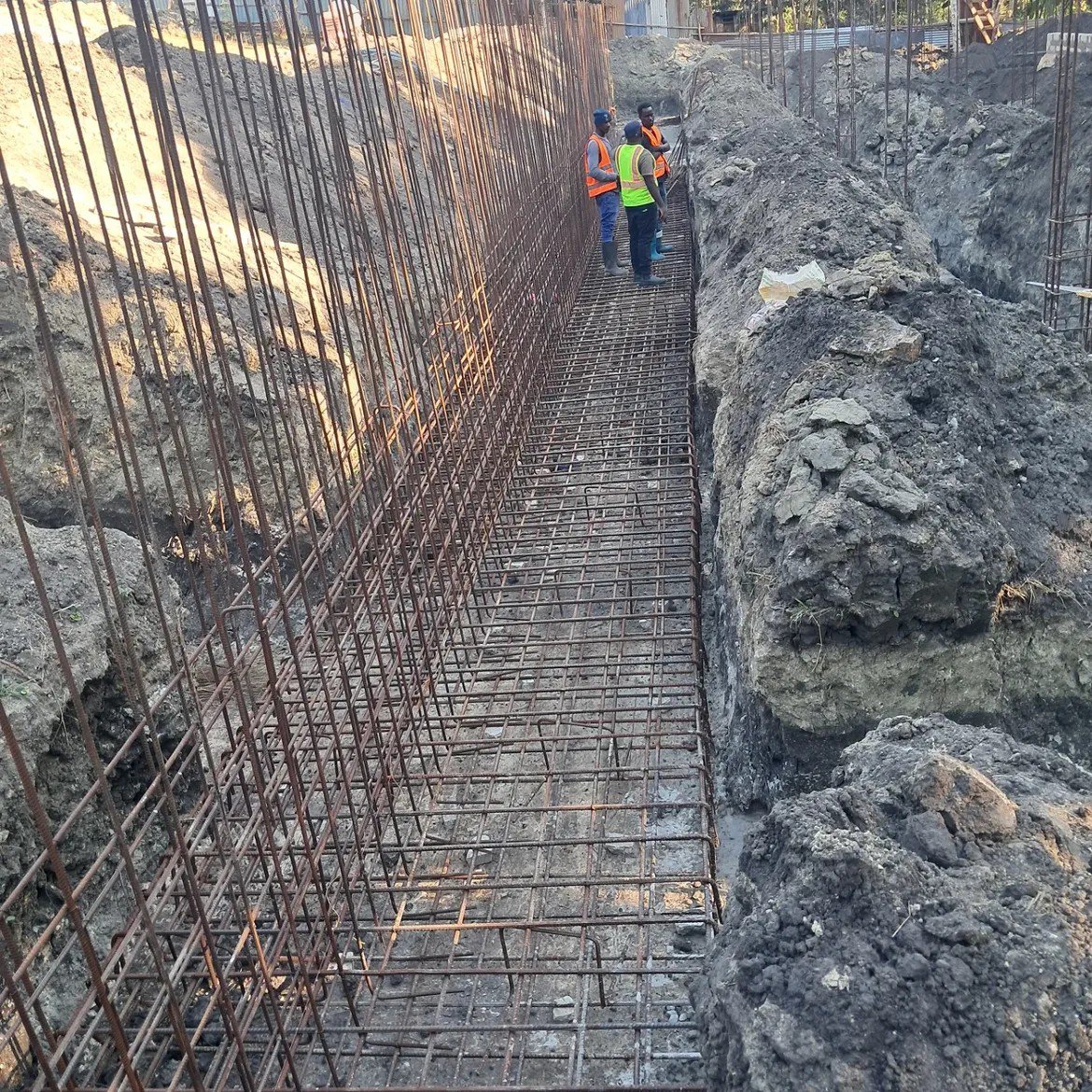 KWEYUSNR's tweet photo. Goodmorning East Africa 🇰🇪🇺🇬🇹🇿🇷🇼🇧🇮,we offer the following services 
➡️Earthworks &amp;Excavation 
➡️Roadworks &amp; parking lot maintenance 
➡️Dams &amp; waterpan construction 
➡️Demolition 
➡️Equipment rental 
➡️Tree cutting &amp;stump removal 
➡️Ready mix Concrete 
📞+254742397642/785095845 https://t.co/4WAHPR2CBR
