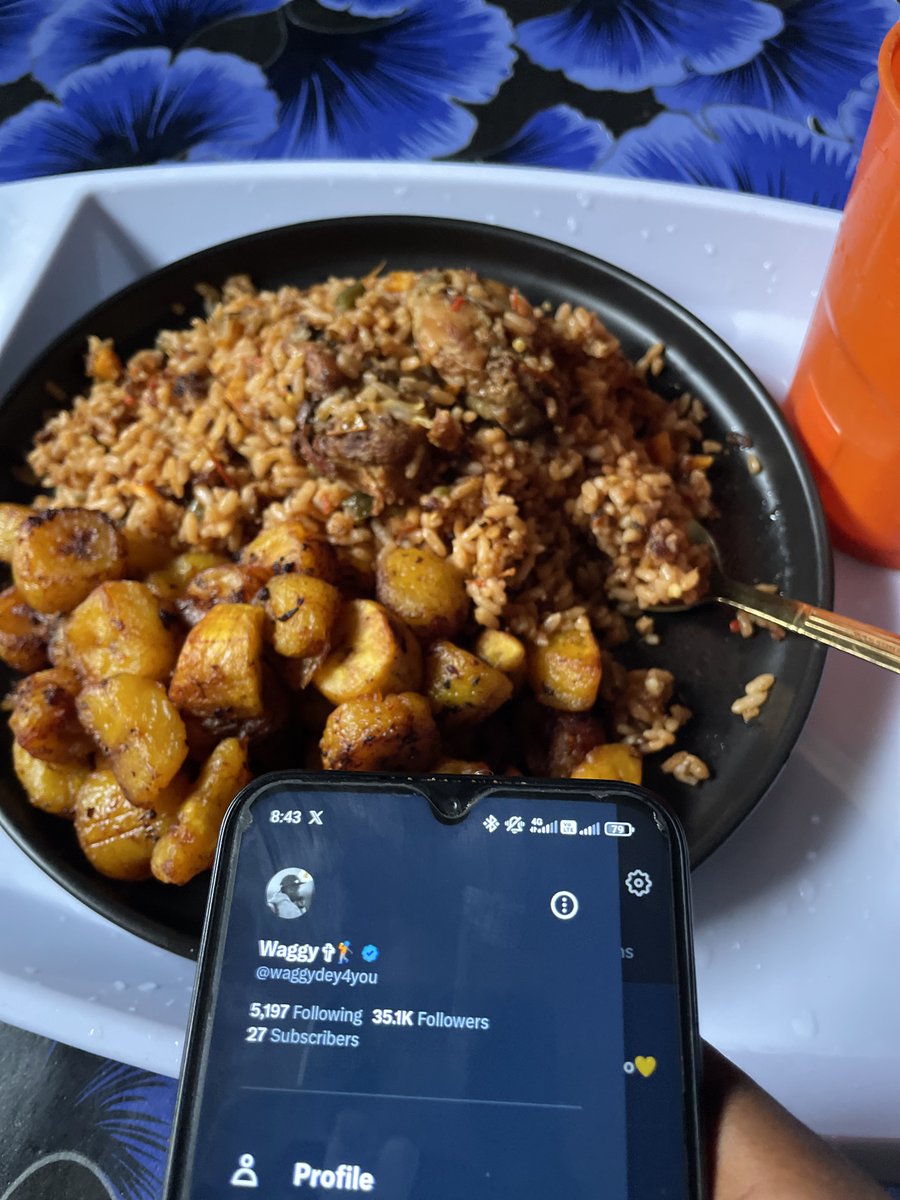waggydey4you's tweet photo. I’m having Jollof rice and fried plantain for breakfast 🤭

What about you? 👀🌚 https://t.co/vHT1ymquZL