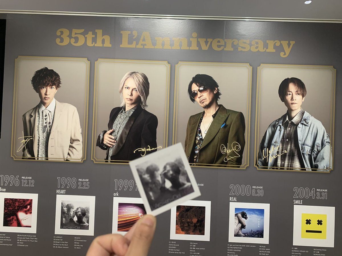 naa06230's tweet photo. ラルカフェ心斎橋PARCO☕
本日は神引き🥹💖でした🙏
体調あまり良くなくルシエルちゃんパフェだけ注文💦
まさかのアップkenちゃんキター♡
友達のおかげもありコンプできました♡
ルシエルちゃんピック取ったら…笑
アルバムジャケも1番欲しかったHEART❤️
最後の私のラルカフェでした🌈
#ラルカフェ https://t.co/sa4zOSw4D5