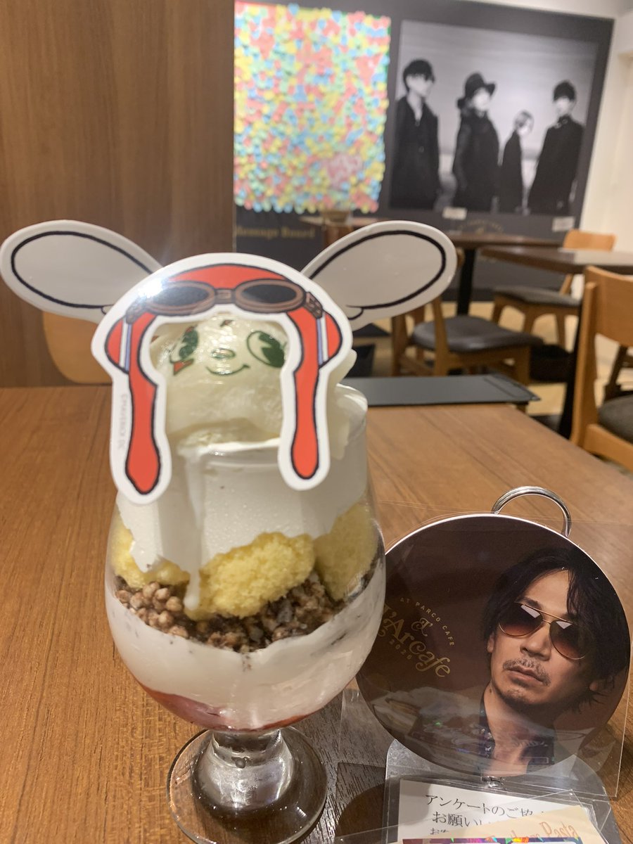 naa06230's tweet photo. ラルカフェ心斎橋PARCO☕
本日は神引き🥹💖でした🙏
体調あまり良くなくルシエルちゃんパフェだけ注文💦
まさかのアップkenちゃんキター♡
友達のおかげもありコンプできました♡
ルシエルちゃんピック取ったら…笑
アルバムジャケも1番欲しかったHEART❤️
最後の私のラルカフェでした🌈
#ラルカフェ https://t.co/sa4zOSw4D5