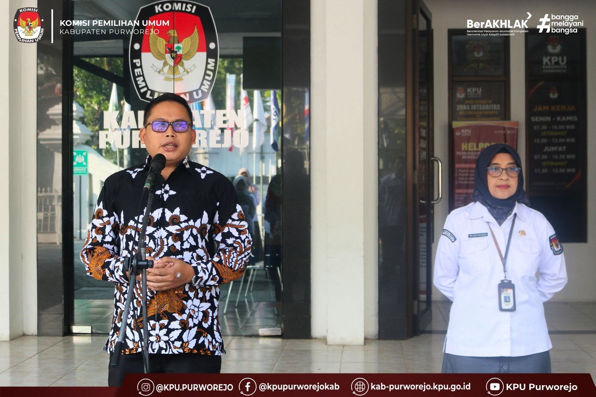 KpuPurworejo's tweet photo. #TemanPemilih
Apel pagi KPU Kabupaten Purworejo dilaksanakan pada Senin, 6 Juli 2026, dan diikuti oleh seluruh pegawai. Bertindak sebagai pembina apel, Abdul Azis, Ketua Divisi Sosdiklih, Parmas dan SDM.

#KPUMelayani
#KPUJateng
#KPUPurworejo
#SalamHumas https://t.co/EPmu27F8yE