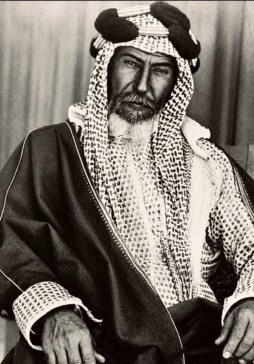 alghalebkw's tweet photo. ( تضمين أسد الجزيرة : الشيخ " مبارك الصباح " لمجموعة من تجار الكويت ، و ضمنهم  الحاج : " محمد تقي بن غالب " ) 

( 8 ذي القعدة 1323 هـ ) ~ [ 1906 م ] 

فيه شخصيات : 

- فهد الخالد 
- جاسم بودي 
- جاسم بن عبدالله 
- ابراهيم الجاسر 
- محمد المطوع 
- الشيخ موسى 
- محمد بن ابراهيم بن سيف 
- محمد علي حيدر [ معرفي ] 
- محمد صالح الحميضي 
- محمد المحسن 
- حسين الخرافي 
- عثمان الراشد 
- محمد المطير 
-عيسى العبدالجليل 
- حسين بن علي 
- محمد تقي [ بن غالب ] 
- فهد الدويرج 
- عبدالله الرشيد 
- عبدالله بن نوح 
- أحمد بودي 
- ناصر البدر 
- بشر بن يوسف الرومي 
- علي غلوم [ رضا بهبهاني ] 
- علي بن الشيخ عمر 
- مسعود الرشيدي 
- علي الحمود 
- محمد بن حيدر 
- عبدالمحسن بن فارس 
- فرج بن محمد العجمي 
- هلال بن فجحان 
- زاحم بن عثمان 
- فارس الوقيان 
- عبدالعزيز بن فليج 
- محمد بن بحر 
- عبدالله العنقري 
- خليل القطان 
- ابراهيم بن مضف

فيه مذكور [ خلاصةً ] : 

- تنظيم جمركي صادر من الشيخ مبارك رحمه الله ؛ لتسهيل حركة التجارة وضمان حقو�� الدولة والتجار 

#الشيخ_مبارك_الصباح #محمد_تقي_بن_غالب #ماتقي_بن_غالب #الكويت #وثائق