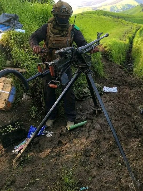 JulesMNational's tweet photo. quand tu choisi un métier tu ne peux pas avoir peur de ces risques car tout métiers à ces propres risques...ici c'est au front. pas des blagues moindre erreur tu perd la vie. ne jamais trahir le congo 🇨🇩🇨🇩✊ https://t.co/dVqQVogyiO