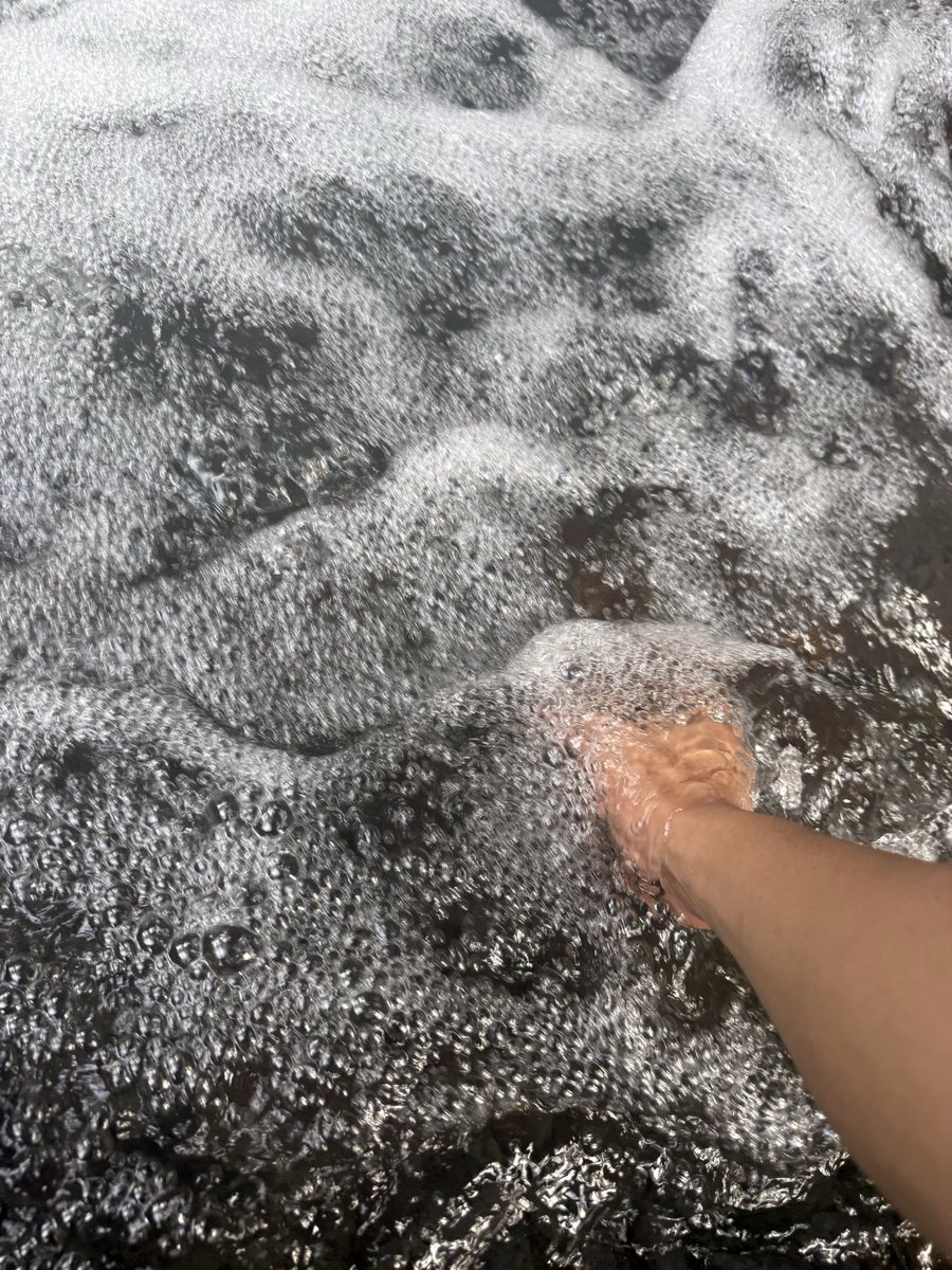nob_topia11's tweet photo. 今日から陸でのお仕事ですっ
職場のすぐ下に秘境があり
大変たすかっておりまするｷﾓﾁｨ https://t.co/7Kv7kI9Fgh