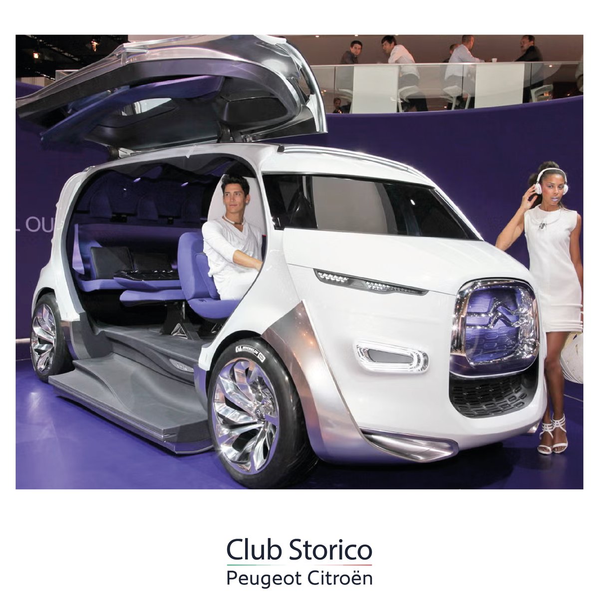 ClubStorico's tweet photo. 👉 Al Salone di Francoforte nel settembre 2011 @Citroen presenta il concept car Tubik, omaggio al TUB del 1939 da cui deriva il ben più celebre HY, il classico furgone a lamiere ondulate usato per la posta o i gelati, 500 mila unità in 33 anni!

👉 https://t.co/1bbz00Dsyu https://t.co/yuBS4yOZT5