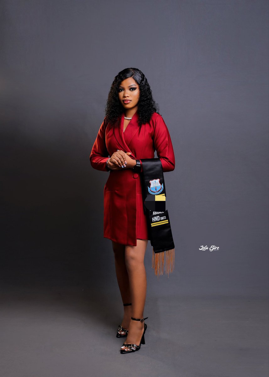 Bowums25's tweet photo. Convocation glow-up, courtesy of a custom blazer gown🎓 My client was amazed with how it turned out, and honestly, that is  the best feedback I could ask for 💕

At Bowums couture we bring out the royalty in you ✌️
Dm open ✅ https://t.co/xyKMkW7c0P