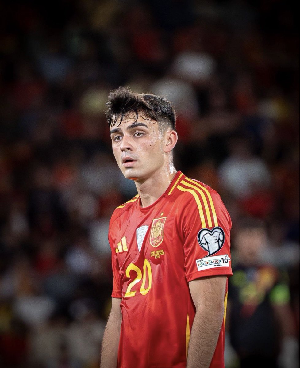 LordZeus_Usulor's tweet photo. 🚨 I’m genuinely curious … it’s time to have a serious conversation.
Barca fans have always claimed that Pedri is better than Jude Bellingham… I’m here to ask… in what aspect is Pedri better than Jude? https://t.co/0LGX3GkNe9