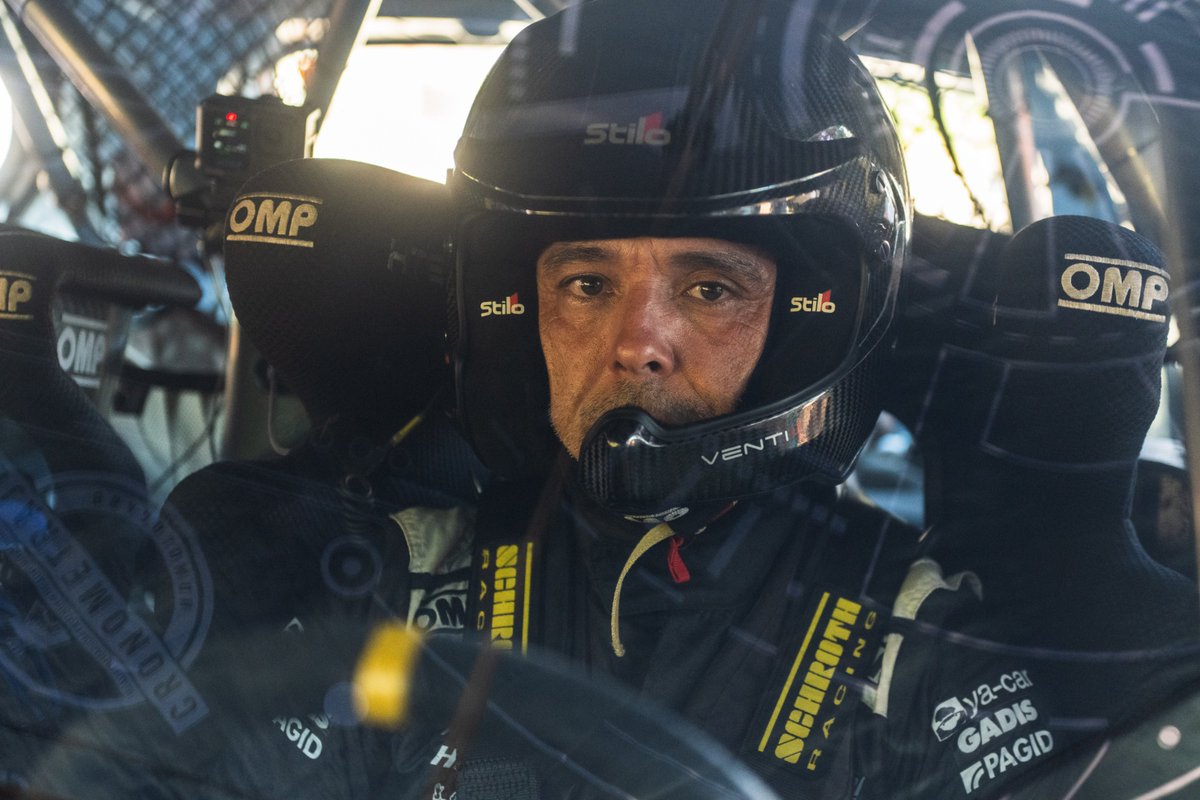 fernischumi's tweet photo. Álvaro Muñiz relata los dramáticos minutos que vivió junto a Néstor Casal, tras su accidente en el Rally Rías Baixas #SCER https://t.co/GIFZgrKGWJ https://t.co/99h6IbGJGm