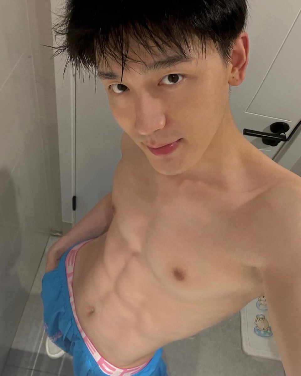azzila76's tweet photo. 有这样的男朋友你几点回家 https://t.co/YCjVxS43C8