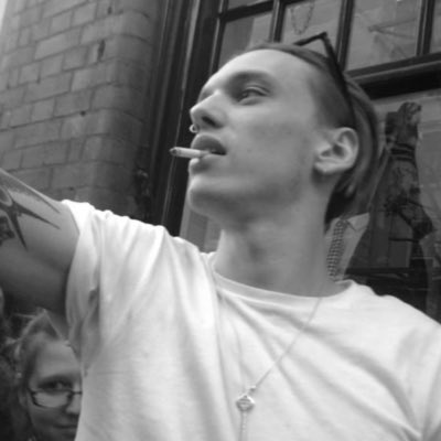 slut4jamiebower's tweet photo. #NewProfilePic back to my #trueform https://t.co/vAMSP5Hqna