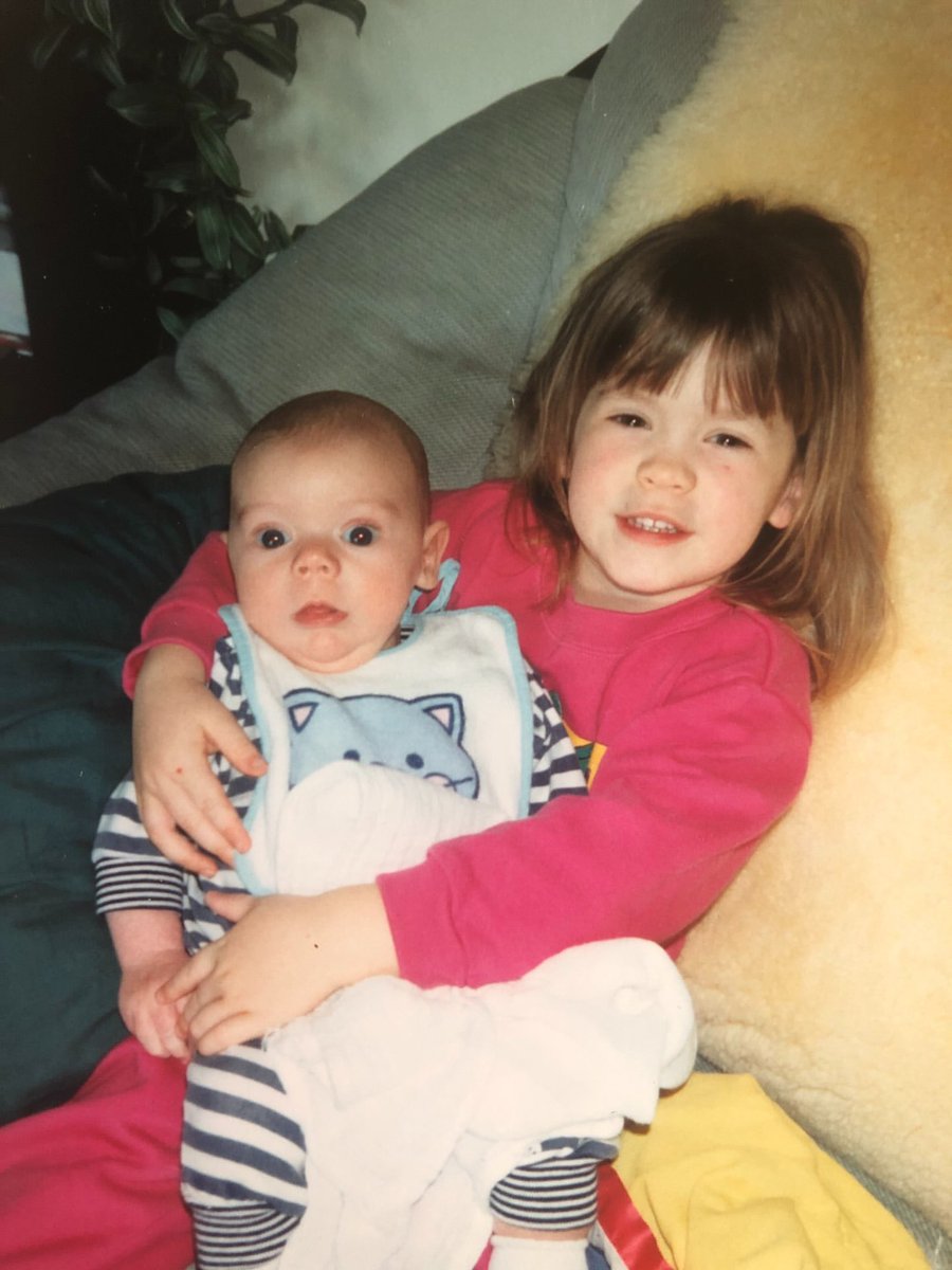 callhimbabie's tweet photo. The way Harry's face hasn't changed one bit 😭 Nothing but meow in his head https://t.co/vq72j97dE5