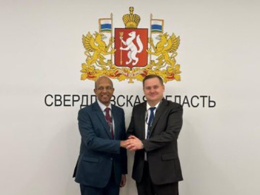 RT_India_news's tweet photo. 🇮🇳🇷🇺 India, Russia Eye Deeper Ties In Trade, Tech & Talent

India’s Ambassador to Russia Vinay Kumar met Sverdlovsk Region Minister Vyacheslav Yarin to discuss education opportunities for Indian students and mobility & welfare of skilled Indian workers in the region.

📸 India in Russia / X