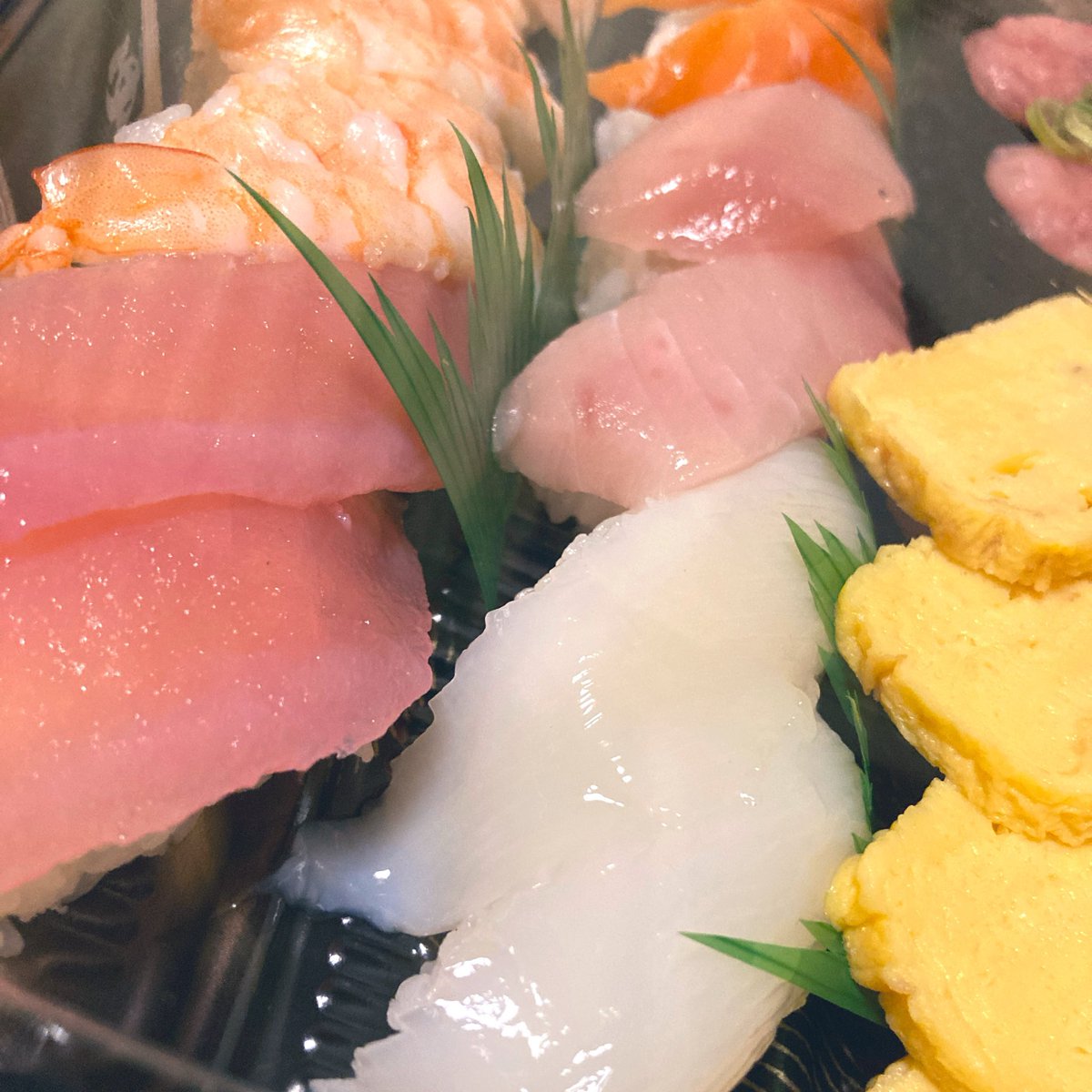 komako_sub's tweet photo. 今日は家族の誕生日なのでお寿司🍣✨ https://t.co/RiP0UR3b0W
