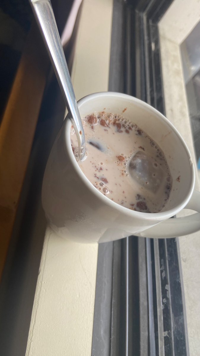 lastfoolshow's tweet photo. milo anf milk wih ice🤤🤤🤤 https://t.co/i4rnteeFyi
