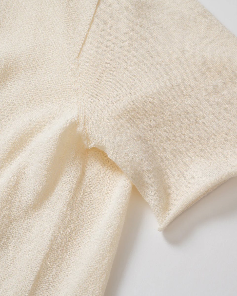 PRISTINE_Online's tweet photo. 【夏の定番】汗をかいても「さらり」一日ずっと、涼しく風が通るサマーニットです。

和紙の吸湿速乾性と、オーガニックコットンの柔らかな風合いをお楽しみください。
https://t.co/QBJn6iMkcX https://t.co/2ftUO3JUx6