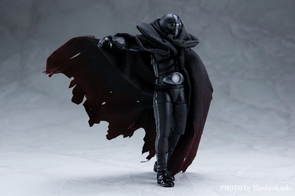 shishiohinfo's tweet photo. 【今日のS.H.フィギュアーツ！ 】 
真骨彫 仮面ライダー新1号 BLACK Ver.
2022年3月22日発売・定価9,900円

▼ 詳細ページ
[https://t.co/XqjE0bCPVf]

新1号をベースに光沢・つや消し・メタリックで塗装されてます。コラボ記念の専用台座が付属。

#SHFiguarts #フィギュアーツ https://t.co/FMJybfZYOP