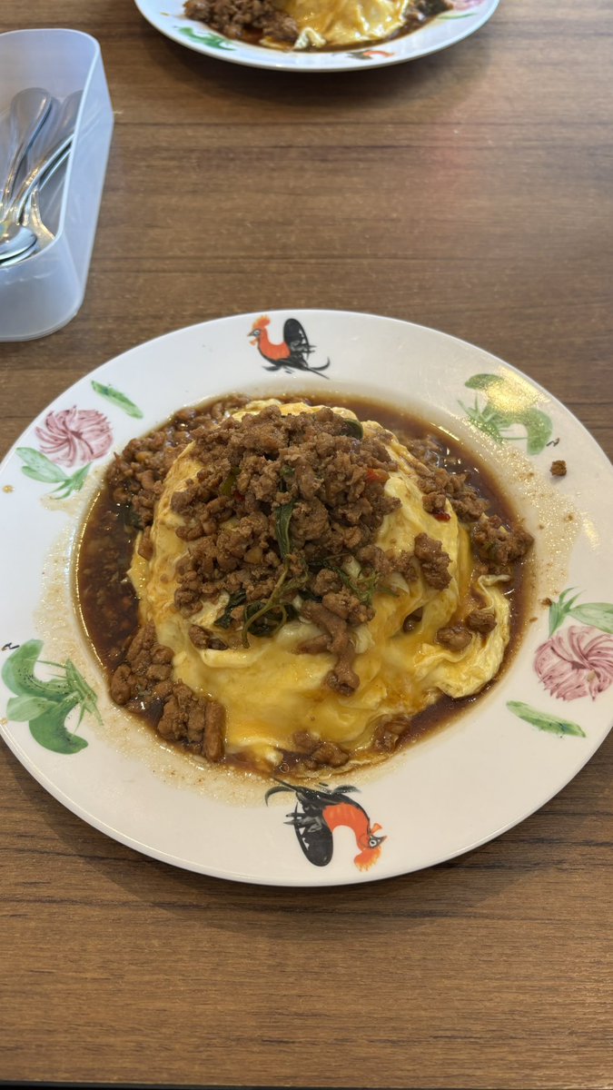 himawar50797452's tweet photo. 昨日ブギス＋の好きなタイ料理！の後にラスト1個ずつ残ってたMRTの欲しかったやつ！！！
嬉しすぎてまだ音は聞いてない笑 https://t.co/HOymIJgXnP