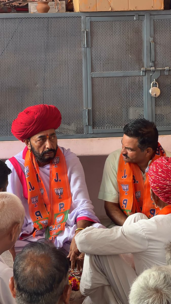 PratapParmar_'s tweet photo. भारतीय जनता पार्टी ग्रामीण मंडल पोसालिया द्वारा सोमवार को  मुख्य अतिथि राजस्थान सरकार के राज्य मंत्री श्रीमान ओटाराम जी देवासी के उपस्थित मे श्री बाबा रामदेव जी मंदिर परिसर में *डॉ. श्यामा प्रसाद मुखर्जी जी की 125वीं जयंती* बूथ संख्या 58 पर बड़े उत्साह के साथ मनाई गई। https://t.co/StKiQpuBRr