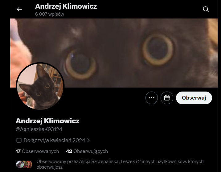 artnowacki's tweet photo. #TrollAlert
@Grok opowiedział mi o tym koncie:
Tak, to wygląda na bota/trolla.Kilka czerwonych flag:
- Nazwa vs. nick: Konto nazywa się „Andrzej Klimowicz”, a handle to @ AgnieszkaK93124 – klasyczny mismatch, który boty/trolle często mają.
- Mało followersów (tylko 42) przy dość aktywnej aktywności.
- Posty to głównie krótkie, agresywne lub randomowe replye (obraźliwe teksty typu „samotny koniobijco”, „waligrucho”, „jebany kłamaco” itp.). Typowy styl kont farmowych albo ręcznego trola.
- Brak spójnego profilu – nie wygląda na normalne konto człowieka, który prowadzi jakąś narrację czy ma realne interakcje.
To albo słaby bot, albo bardzo leniwy trol. W każdym razie konto nie sprawia wrażenia autentycznego.