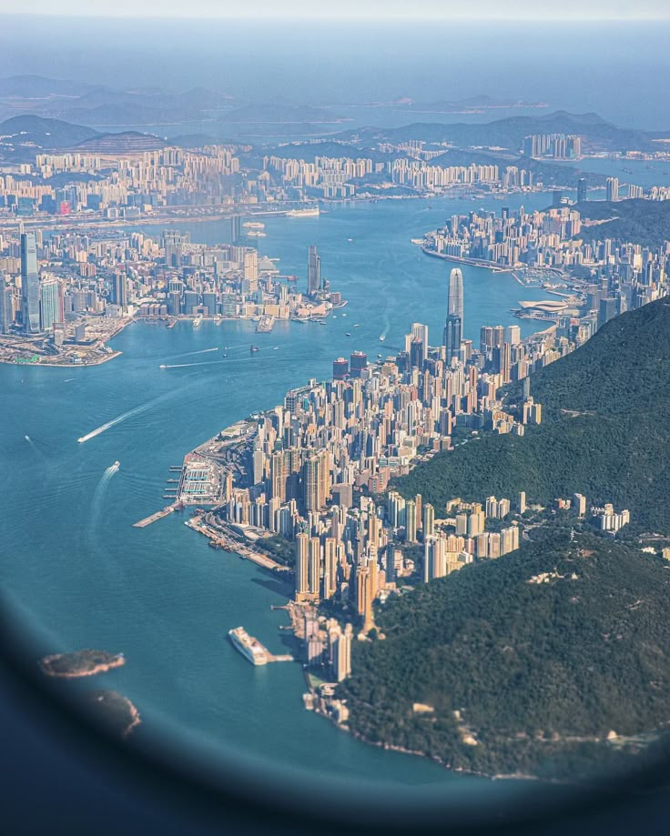 NaturalEye78321's tweet photo. Name this city in one try. https://t.co/JP545Fdr2d