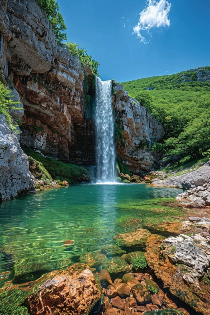 journeyjunctin's tweet photo. Natural fall https://t.co/PZyqCtE2LM