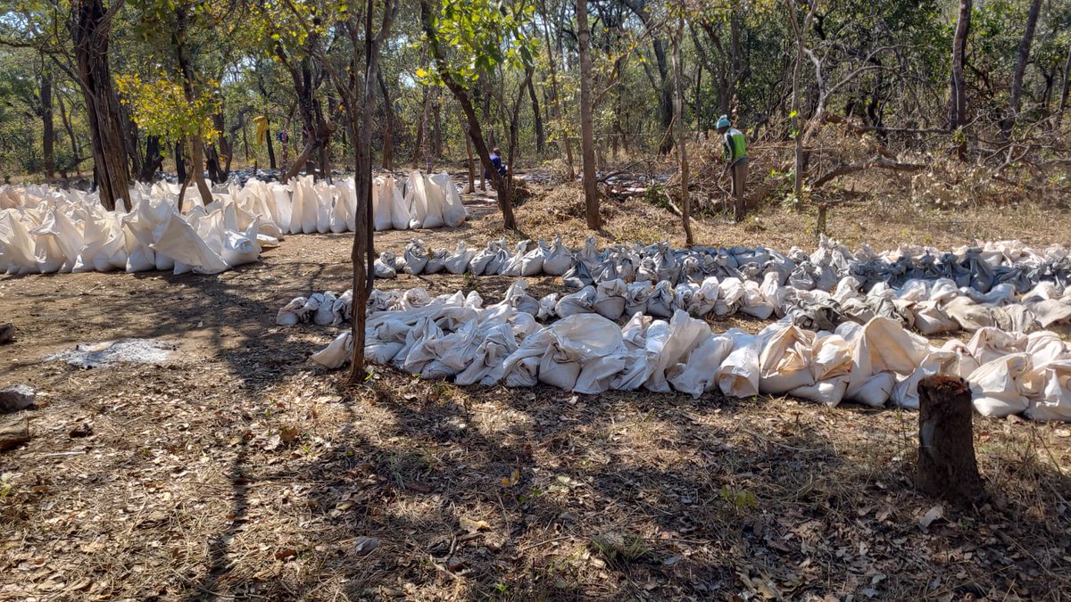 Tertiaryplc's tweet photo. Resource drilling underway at the Mushima North Oxide Discovery.

#mining #exploration #Zambia #silver https://t.co/nJoLUjHKBa