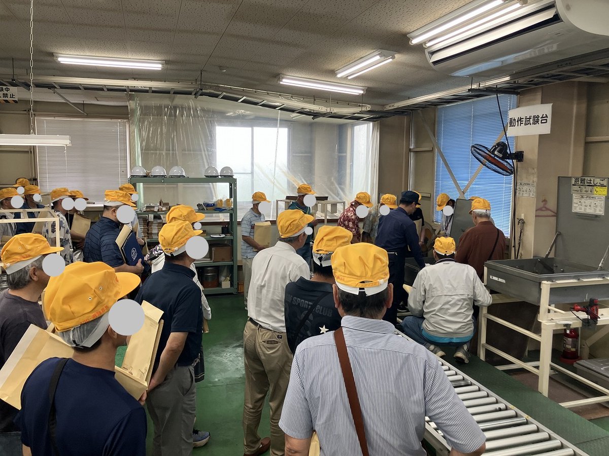 ORIRO38147744's tweet photo. 32名の消防団の皆様が防災研修でご来場。

消防隊到着前、火災現場で様々な対応に尽力される消防団の皆様の研修は真剣そのもの。

場内作業者の安心安全に対するひたむきな姿勢も読み取って頂き感激しております。

お互い「出番がないことが幸せですね」の言葉でお別れしました。
#消防団 #オリロー https://t.co/pVWroPQ127