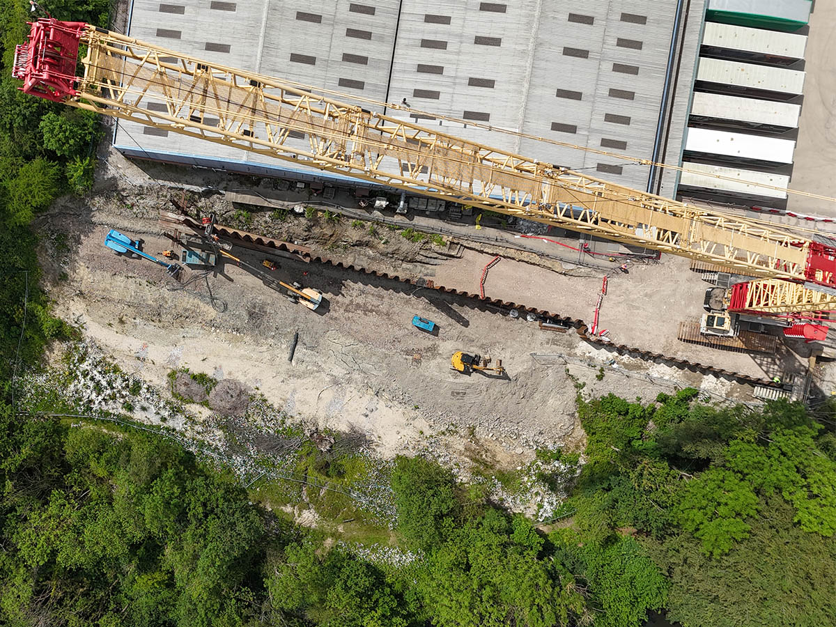 sheetpilinguk's tweet photo. We're working on permanent #SheetPiling and ground anchor works at DFS Alfreton, Derbyshire - embankment stabilisation on a live operational industrial site:

https://t.co/nRyRyGIt3E https://t.co/UWVwqUisMX