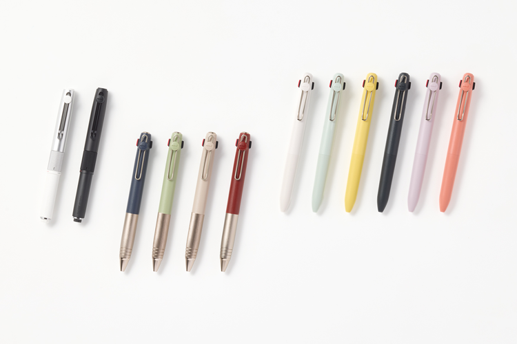 thelibretto_'s tweet photo. 【三越星ヶ丘店】
📢新発売✨

話題の uniball ZENTO 3 が入荷しました！

「すいすい書ける」なめらかな書き心地はそのままに、便利な3色タイプが新登場🖊️
他にはない独特のデザインが非常にカッコいいです。
気になる方はぜひ店頭でお試しください😊

#uniball #ZENTO #三越 #星が丘 #リブレット https://t.co/bhR4kCiS4Z