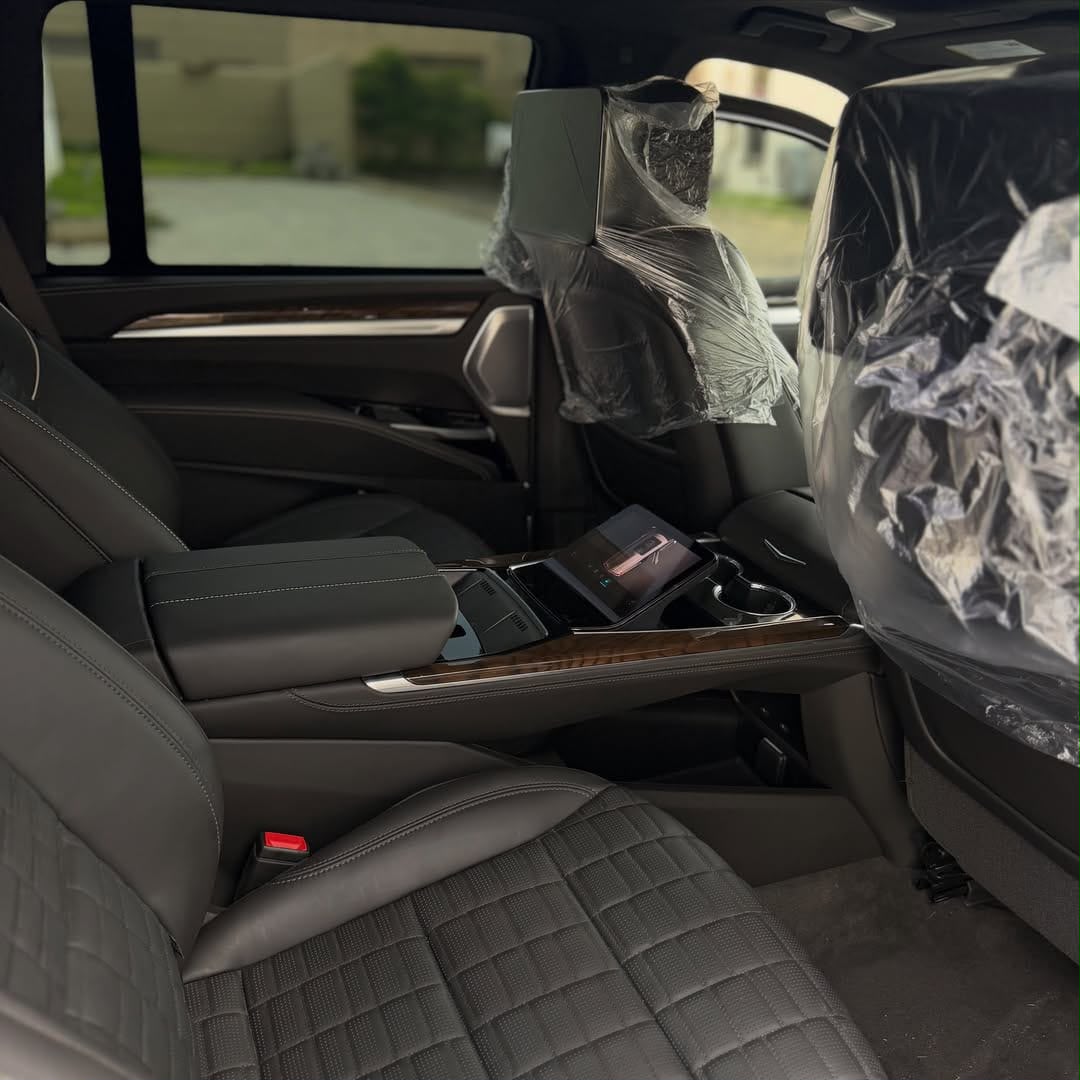 Samuelb18334623's tweet photo. PoWeR💥 PreSeNCe💥 LuXuRy💥

BRAND NEW 2026 CADILLAC ESCALADE 600 BULLETPROOF (Eagle Armoring) now available for just 530M OnLy

 ExCluSiVeLy PreSiDenTiaL🔥

AbuJa LoCaTioN📍 https://t.co/sRnp5X60tR