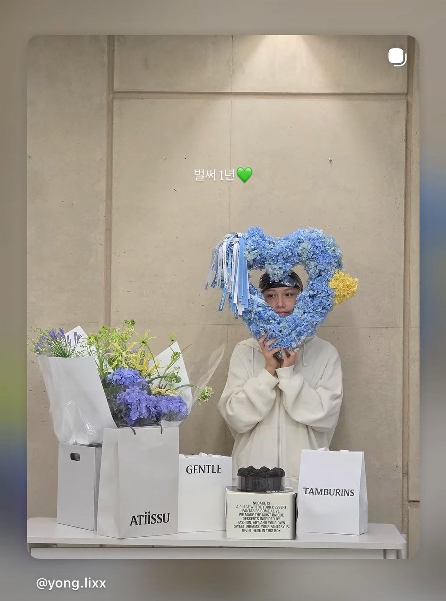 felixpopbase's tweet photo. Head of Communication and Brand Planning EA for IICOMBINED reshares #FELIX's post to celebrate one year since his appointment as ambassador for Gentle Monster, ATiiSSU, and Tamburins.

"It's already been a year 💚"

#FELIXxGENTLEMONSTER
#FELIXxATiiSSU
#FELIXxTAMBURINS https://t.co/elYxB2Z5bf
