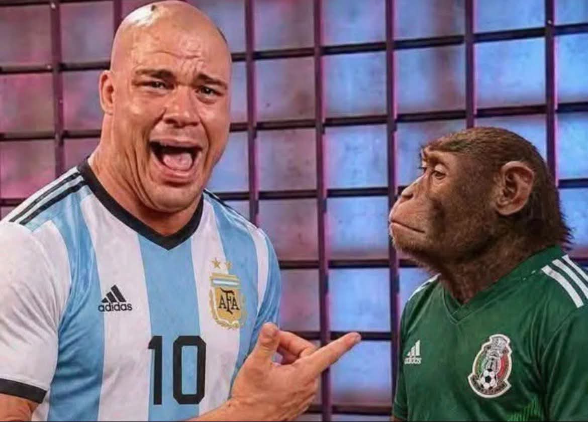CastroGonza_'s tweet photo. @gabrielisback07 @InvictosSomos Bueno ahora le puedes pedir a la FIFA que te de la copa campeones del mundo consuelo para México https://t.co/9rKNKAFuwA