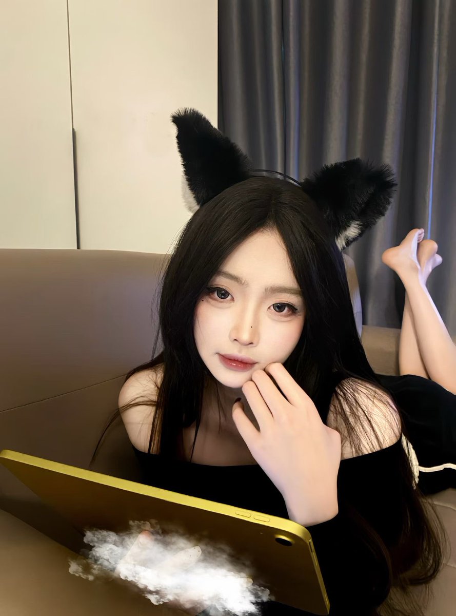 Ovo99888's tweet photo. 蔡沛栘你个大奶长腿的母狗肉便器 真想把你腿绑在床上狠狠内射 #意淫 #母狗 #身边人 https://t.co/b6RxSOw5G6