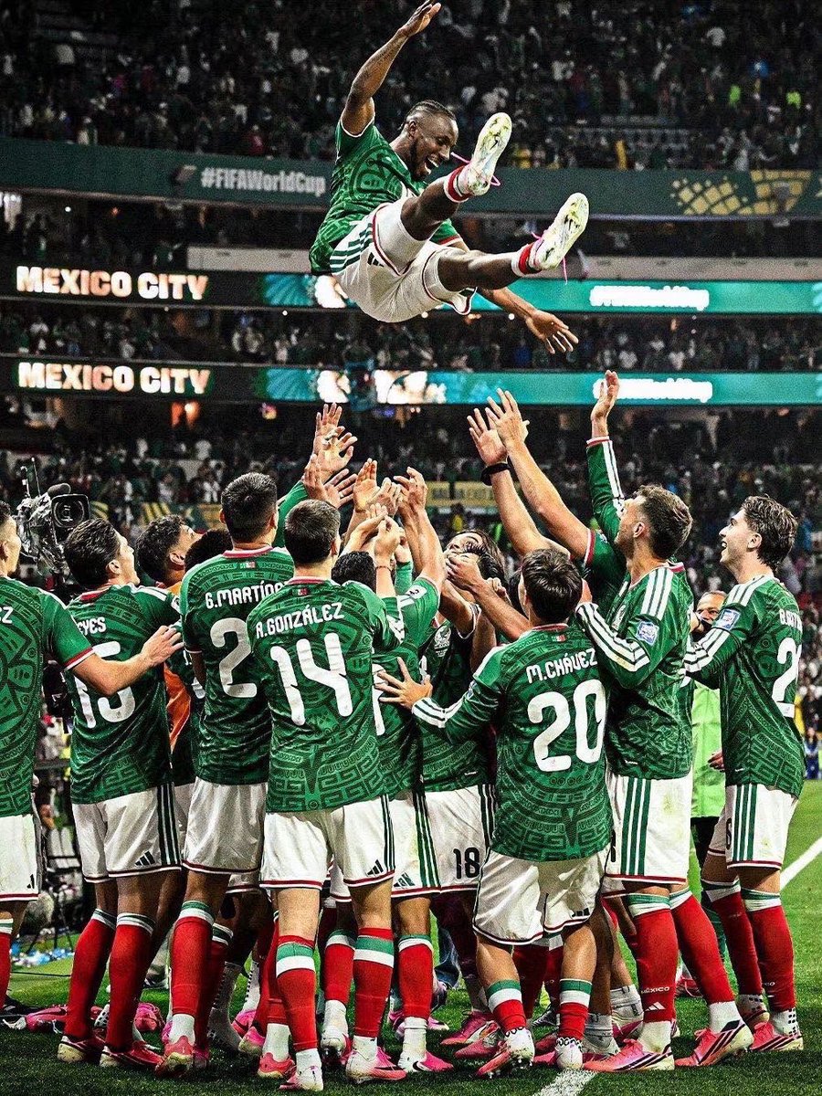CarlosPonceMX_'s tweet photo. Hoy el marcador pasó a segundo plano.

En un México marcado por los retos, esta selección nos devolvió algo que hacía falta: la esperanza.

Gracias por luchar con el corazón, por representar al país con orgullo y por recordarnos que, ❤️ https://t.co/4uCks9k8QB