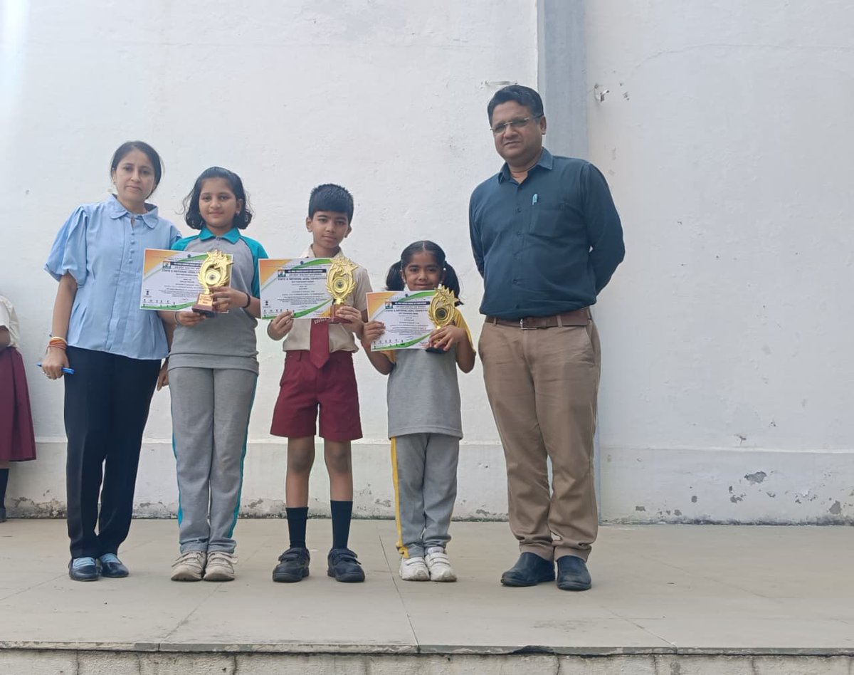 SBESCS_SCHOOL's tweet photo. We are happy to share that our students have won prizes in the Lokmat Campus Club Drawing Competition.
Congratulations to all the students! https://t.co/RdPl2GNRTR