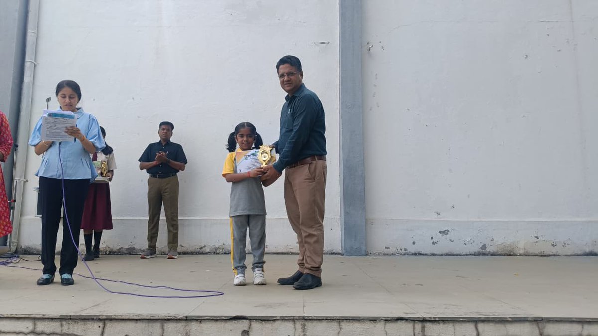 SBESCS_SCHOOL's tweet photo. We are happy to share that our students have won prizes in the Lokmat Campus Club Drawing Competition.
Congratulations to all the students! https://t.co/RdPl2GNRTR