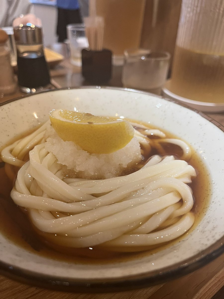 tsu_phasaathai's tweet photo. 次の日もうどん食べ歩き。
あと1〜2軒くらいは行きたかったけど、満腹で断念。
帰りのフェリーで食べたしょうゆ味のジェラートが意外においしかった😂
また土日にふらっと来よっと⛴️ https://t.co/g4sQjLXFGl